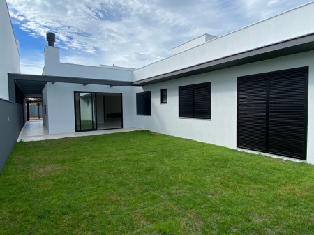 Casa Alto Padrão 3 dormitórios com suíte - SEMI MOBILIADA Bairro Universitário - Lajeado - RS